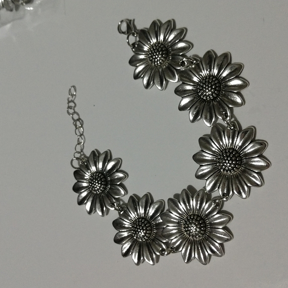 Bracelet Sunflowers Silver-tone Boho Country 7" + 2" extension Gift Collection - Picture 1 of 7
